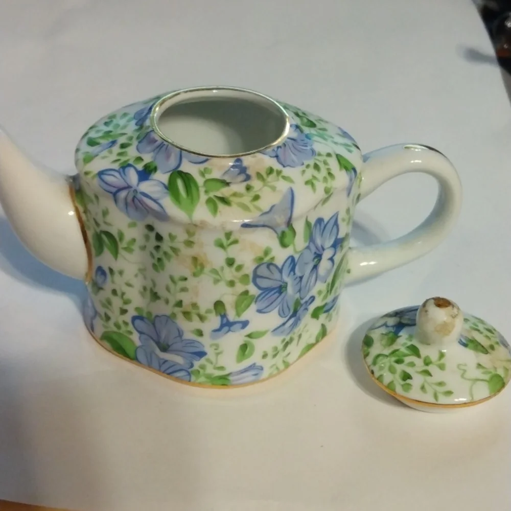 Nantucket Tiny Teapot